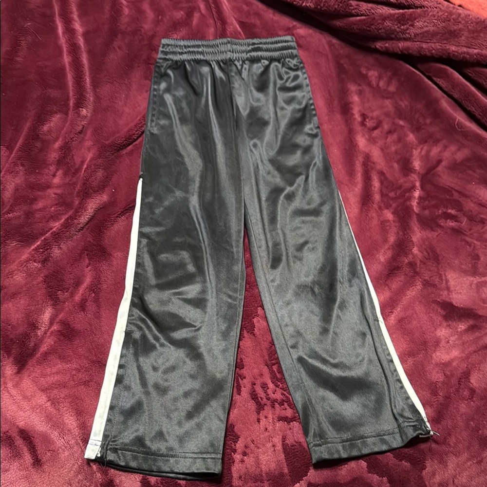Gray Athletic Sweatpants with Elastic Waistband